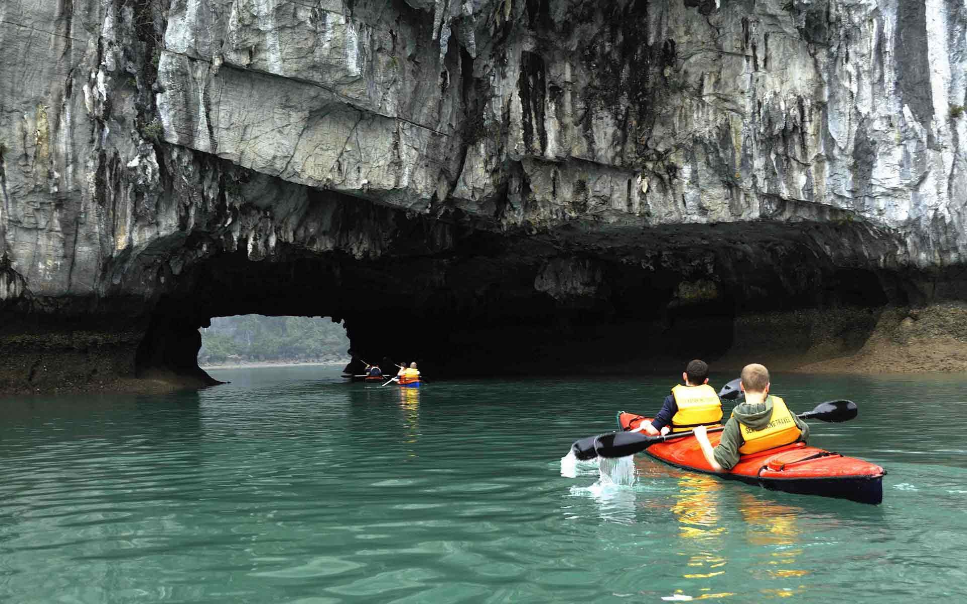 3 kayak in halong bay